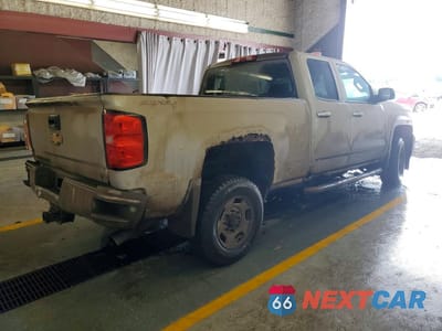 Trzecie zdjęcie samochodu z tyłu: 2015 CHEVROLET SILVERADO K2500 HEAVY DUTY LT VIN:1GC2KVEG0FZ515249 - miniatura