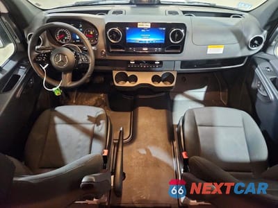 Zdjęcie 8 z 14 samochodu: 2025 MERCEDES-BENZ SPRINTER 2500 VIN:W1Z4KGHY0ST217703 - miniatura
