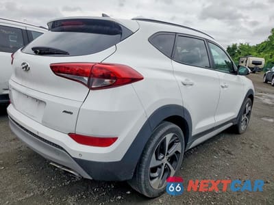 Trzecie zdjęcie samochodu z tyłu: 2018 HYUNDAI TUCSON VALUE VIN:KM8J3CA25JU684742 - miniatura