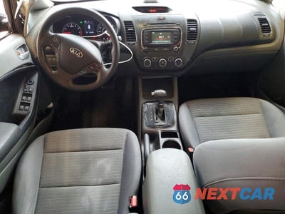 Zdjęcie 8 z 12 samochodu: 2017 KIA FORTE LX VIN:3KPFL4A76HE135667 - miniatura