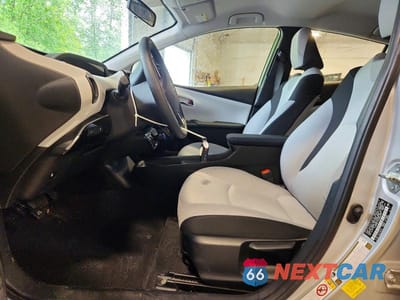 Zdjęcie 7 z 13 samochodu: 2016 TOYOTA PRIUS TWO VIN:JTDKBRFU7G3508993 - miniatura