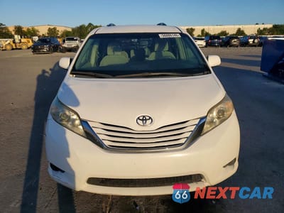 Piąte zdjęcie samochodu w środku: 2015 TOYOTA SIENNA LE VIN:5TDKK3DC3FS611879 - miniatura