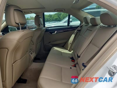 Zdjęcie 10 z 12 samochodu: 2014 MERCEDES-BENZ C 300 4MATIC VIN:WDDGF8AB6ER317155 - miniatura