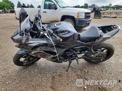 Trzecie zdjęcie samochodu z tyłu: 2026 KAWASAKI EX650 R VIN:ML5EXER18TDAH3312 - miniatura