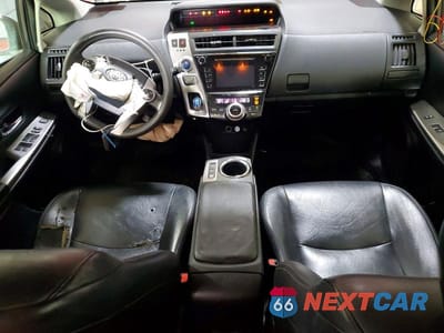 Zdjęcie 8 z 12 samochodu: 2015 TOYOTA PRIUS V TWO VIN:JTDZN3EU4FJ016713 - miniatura