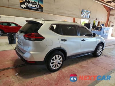 Trzecie zdjęcie samochodu z tyłu: 2020 NISSAN ROGUE S VIN:JN8AT2MT7LW038987 - miniatura