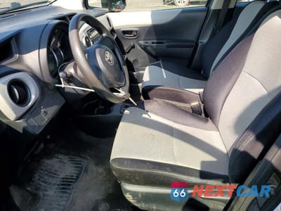 Zdjęcie 7 z 12 samochodu: 2012 TOYOTA YARIS 5-DOOR L VIN:JTDKTUD39CD519055 - miniatura