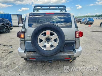 Zdjęcie 6 z 13 samochodu: 2010 TOYOTA FJ CRUISER BASE VIN:JTEZU4BF4AK008656 - miniatura