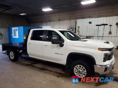 Czwarte zdjęcie samochodu z boku: 2024 CHEVROLET SILVERADO K2500 HEAVY DUTY LT VIN:1GB4YNEY6RF322534 - miniatura