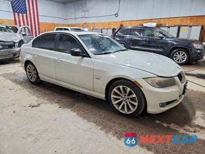 Czwarte zdjęcie samochodu z boku: 2011 BMW 328 XI SULEV VIN:WBAPK5C56BA662186 - miniatura