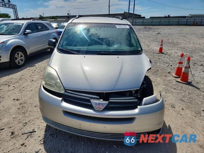 Piąte zdjęcie samochodu w środku: 2004 TOYOTA SIENNA LE 7 PASSENGER VIN:5TDZA23C64S086391 - miniatura