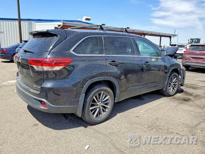 Trzecie zdjęcie samochodu z tyłu: 2019 TOYOTA HIGHLANDER XLE VIN:5TDJZRFH9KS608742 - miniatura