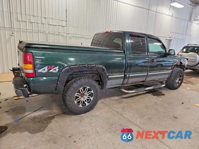 Trzecie zdjęcie samochodu z tyłu: 2001 CHEVROLET SILVERADO K1500 VIN:2GCEK19V711352096 - miniatura