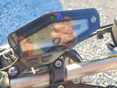 Zdjęcie 7 z 9 samochodu: 2016 YAMAHA FZ09 C VIN:JYARN33Y5GA002984 - miniatura