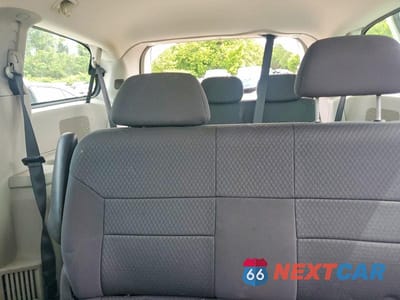 Zdjęcie 10 z 13 samochodu: 2010 DODGE GRAND CARAVAN SE VIN:2D4RN4DE4AR417086 - miniatura