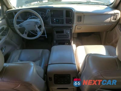 Zdjęcie 8 z 13 samochodu: 2005 GMC YUKON XL DENALI VIN:1GKFK66U85J246382 - miniatura