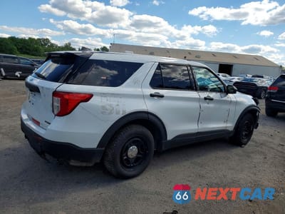 Trzecie zdjęcie samochodu z tyłu: 2022 FORD EXPLORER POLICE INTERCEPTOR VIN:1FM5K8AWXNNA03933 - miniatura