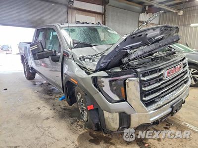 Czwarte zdjęcie samochodu z boku: 2026 GMC SIERRA K2500 SLE VIN:1GT4UMEY6TF193249 - miniatura