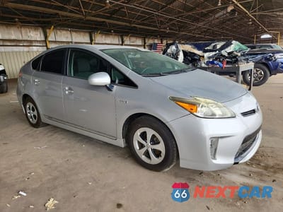 Czwarte zdjęcie samochodu z boku: 2014 TOYOTA PRIUS THREE VIN:JTDKN3DU9E0363302 - miniatura