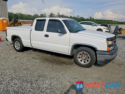 Czwarte zdjęcie samochodu z boku: 2007 CHEVROLET SILVERADO C1500 CLASSIC VIN:1GCEC19X97Z163075 - miniatura