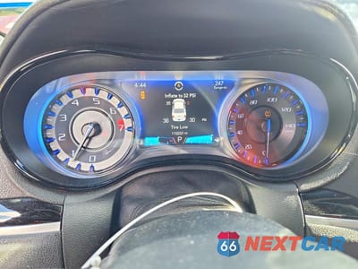 Zdjęcie 9 z 12 samochodu: 2018 CHRYSLER 300 S VIN:2C3CCABG7JH142934 - miniatura