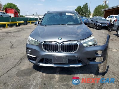 Piąte zdjęcie samochodu w środku: 2018 BMW X1 XDRIVE28I VIN:WBXHT3Z39J4A66393 - miniatura