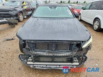 Piąte zdjęcie samochodu w środku: 2018 VOLVO S90 T6 MOMENTUM VIN:LVY992MK9JP019782 - miniatura