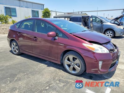 Czwarte zdjęcie samochodu z boku: 2013 TOYOTA PRIUS PERSONA SERIES SE VIN:JTDKN3DU9D5600694 - miniatura
