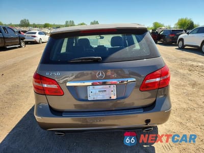Zdjęcie 6 z 13 samochodu: 2013 MERCEDES-BENZ B250 VIN:WDDMH4EB1DJ164438 - miniatura