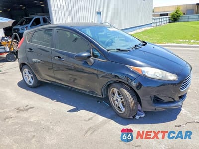 Czwarte zdjęcie samochodu z boku: 2019 FORD FIESTA SE VIN:3FADP4EJ9KM100836 - miniatura