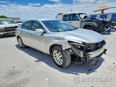 Czwarte zdjęcie samochodu z boku: 2017 NISSAN ALTIMA 2.5 S VIN:1N4AL3AP2HN326797 - miniatura
