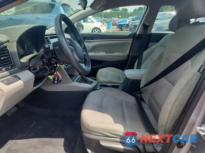Zdjęcie 7 z 12 samochodu: 2017 HYUNDAI ELANTRA SE VIN:5NPD84LFXHH091892 - miniatura