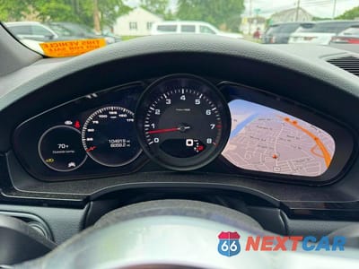 Zdjęcie 8 z 10 samochodu: 2019 PORSCHE CAYENNE VIN:WP1AA2AY1KDA13707 - miniatura