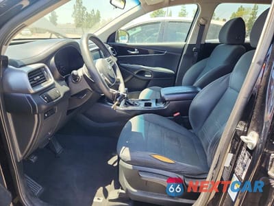 Zdjęcie 7 z 12 samochodu: 2019 KIA SORENTO L VIN:5XYPG4A34KG456302 - miniatura