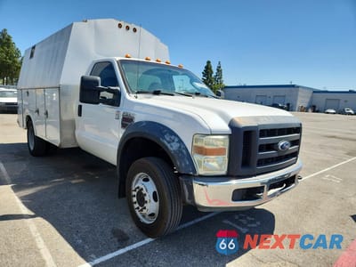 Czwarte zdjęcie samochodu z boku: 2008 FORD F550 SUPER DUTY VIN:1FDAF56R28EB90528 - miniatura