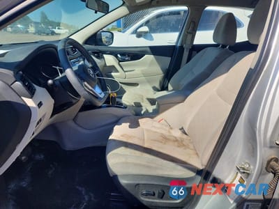 Zdjęcie 7 z 13 samochodu: 2018 NISSAN ROGUE SPORT SV VIN:JN1BJ1CP1JW195810 - miniatura