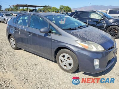 Czwarte zdjęcie samochodu z boku: 2011 TOYOTA PRIUS THREE VIN:JTDKN3DU3B0271484 - miniatura