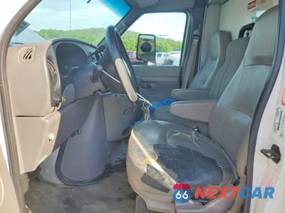 Zdjęcie 7 z 13 samochodu: 2002 FORD E350 BOX TRUCK VIN:1FDWE35L72HB14741 - miniatura