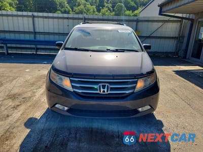 Piąte zdjęcie samochodu w środku: 2012 HONDA ODYSSEY TOURING VIN:5FNRL5H94CB133350 - miniatura