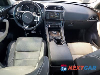 Zdjęcie 8 z 13 samochodu: 2017 JAGUAR F-PACE R - SPORT VIN:SADCL2BV7HA085292 - miniatura