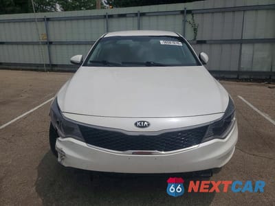 Piąte zdjęcie samochodu w środku: 2016 KIA OPTIMA LX VIN:KNAGT4L3XG5106386 - miniatura