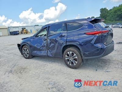 Drugie zdjęcie samochodu z przodu: 2022 TOYOTA HIGHLANDER XLE VIN:5TDGZRBHXNS203042 - miniatura