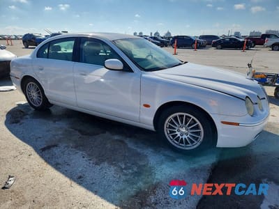 Czwarte zdjęcie samochodu z boku: 2006 JAGUAR S-TYPE VIN:SAJWA01A66FN70543 - miniatura