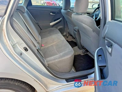 Zdjęcie 6 z 14 samochodu: 2011 TOYOTA PRIUS THREE VIN:JTDKN3DU4B5341576 - miniatura