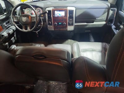 Zdjęcie 8 z 12 samochodu: 2012 DODGE RAM 1500 LARAMIE VIN:1C6RD7NT6CS177496 - miniatura