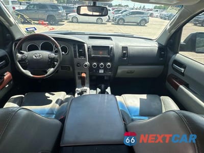 Zdjęcie 9 z 10 samochodu: 2012 TOYOTA SEQUOIA PLATINUM VIN:5TDDW5G11CS071124 - miniatura