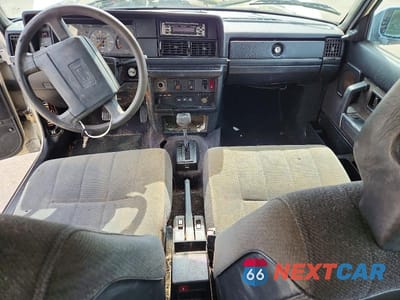 Zdjęcie 8 z 13 samochodu: 1991 VOLVO 240 VIN:YV1AA8847M1444977 - miniatura