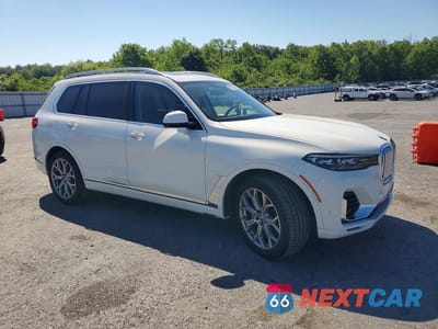 Czwarte zdjęcie samochodu z boku: 2019 BMW X7 XDRIVE50I VIN:5UXCX4C53KLS36228 - miniatura