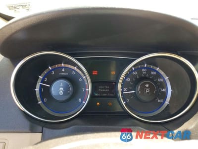 Zdjęcie 9 z 12 samochodu: 2011 HYUNDAI SONATA LIMITED VIN:5NPEC4AC2BH041474 - miniatura