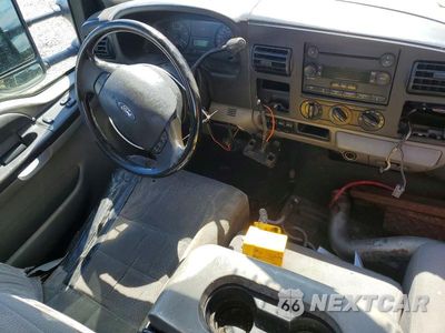 Zdjęcie 8 z 12 samochodu: 2006 FORD F550 SUPER DUTY VIN:1FDAF57P96EA68999 - miniatura